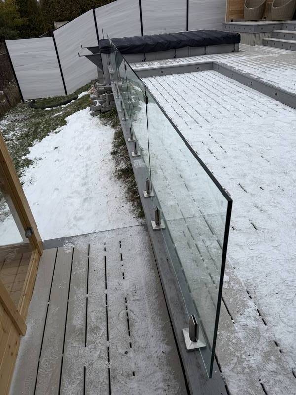 Frameless Glass Deck