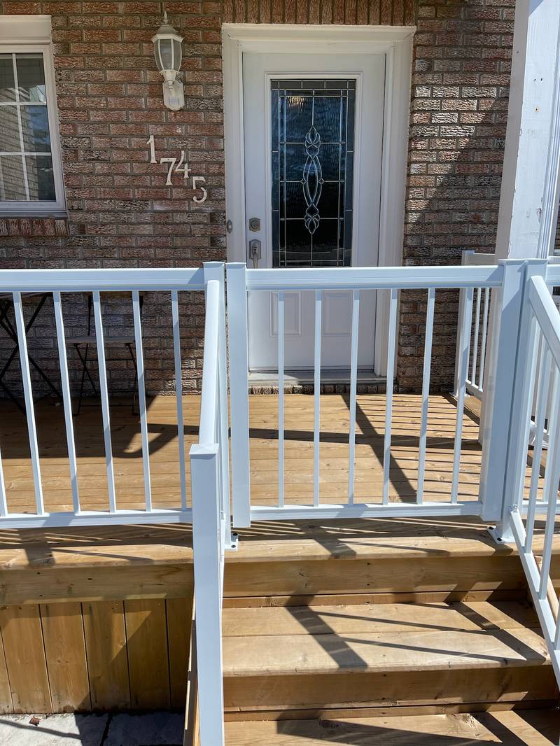 Deck Railing Ottawa Contractor