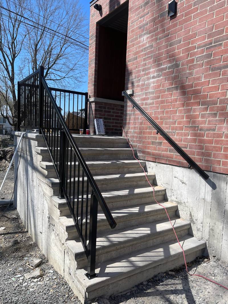 Aluminum Step Railing Ottawa